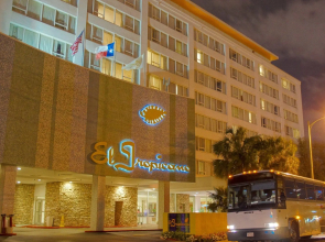 El Tropicano Riverwalk