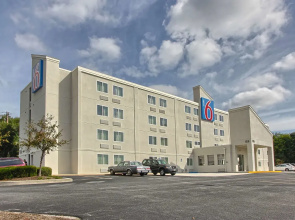 Motel 6 York, PA - North