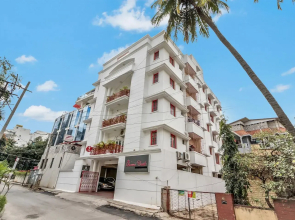 OYO 2916 Queen's Castle