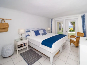 Sea Lodge #13 by Cayman Vacation