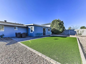 Downtown Gilbert Home w/ Fenced Yard & Fire Pit!