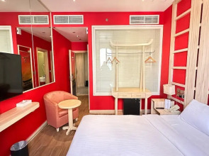 Отель Reflections Hotel