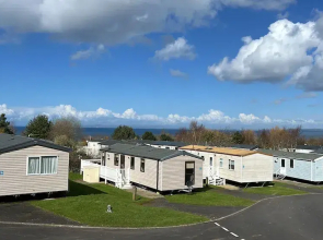 Craig Taravan Sleeps 4 With Private Decking