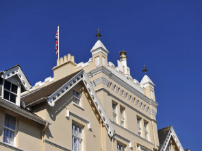 Royal Exeter Hotel