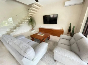 Luxury House Tomanoa - 10pers - 4rooms - Pool - HotJacuzzi - Speed Wifi -waterfall
