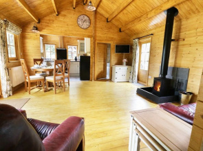 Acorn Lodge