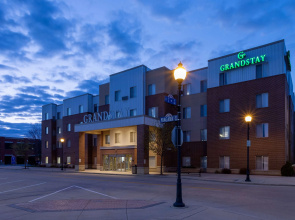 Grandstay Residential Suites Hotel - Sheboygan