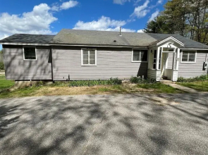 Mary's Lakeview - Limit 10 4 Bedroom Home by RedAwning
