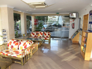 Parque Mourabel, Oasis Village, Pe do Lago