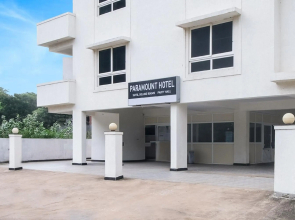 OYO Flagship 67556 Paramount Hotel