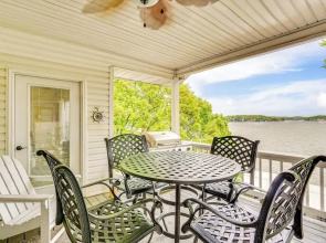 Water Sports On-site! Lake of the Ozarks Townhome