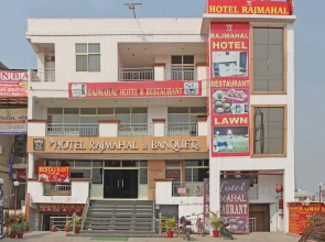 OYO 4471 Hotel Rajmahal