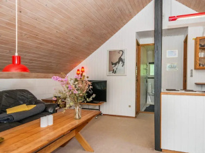 Cozy Holiday Home With Roofed Terrace in Glesborg