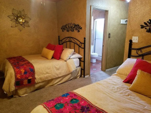 Los Milagros Hotel