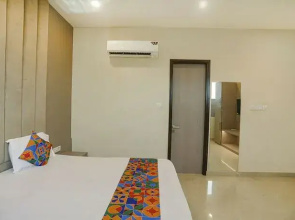 Fabhotel The Grand Suites