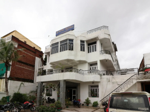 OYO 16112 Hotel Uruvela International