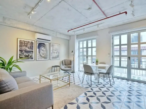 w Lively 2BR in Plaza Herrera