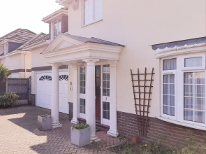Enticing Apartment in Wimborne Near Model Town