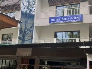 Hotel Midpoint