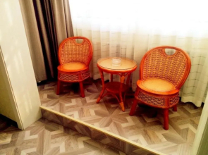 Longbai Business Hotel