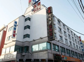 Whitehouse Motel