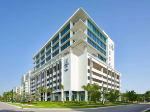 SERENA Hotel Aventura Miami, Tapestry Collection by Hilton