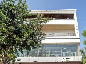 Treebo Paras Raj Near City Palace