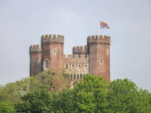 4 Castle View