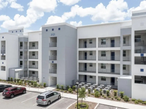 Stunning 2 Bd Apto Close to Disney Storey Lake Resort 105