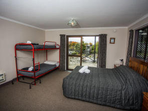 Fiordland Great Views Holiday Park