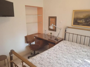 Γκαρσονιέρα 32τμ με αυλή και πάρκινγκ