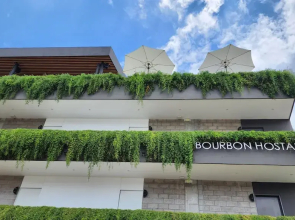 Bourbon Hostal