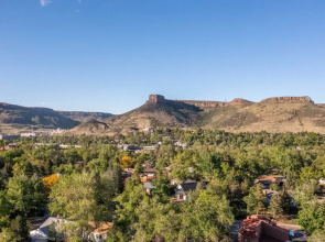 Golden Cottage Near Red Rocks & School of Mines!