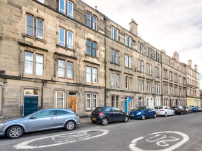 Homely 2 Bedroom Apartment Close To City Centre