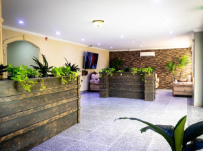 Crown Hotel Piarco