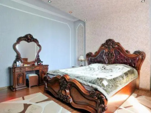 Alik House