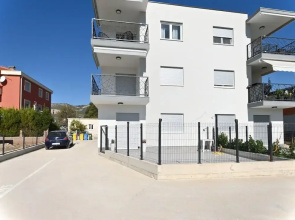 Stylish Kaštela Apartment With Modern Amenities and Free Parking