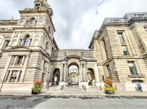 Stunning 2 Bed Apt in Merchant City With Parking