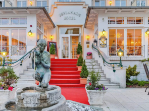 Villa Esplanade mit Aurora