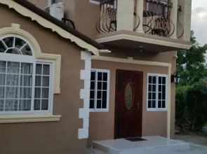 Stunning 2-bed Apartment in Montego Bay