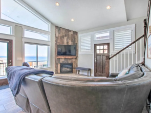 Garden City Gem: Private Hot Tub & Game Room!