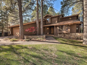 Upscale Flagstaff Country Club Home w/ Mtn Views!