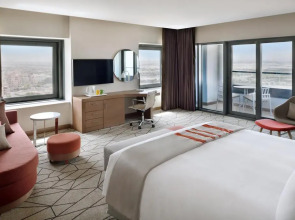 Отель Holiday Inn & Suites Dubai Festival City an IHG