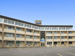 Days Inn & Suites by Wyndham North Bay Downtown