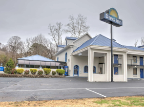 Days Inn by Wyndham Harriman