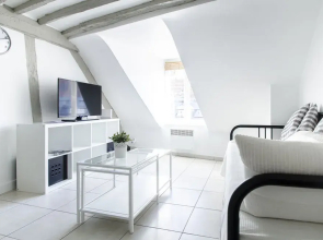 Luxury Apartment in Paris - République