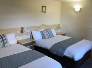 Hillview Lodge