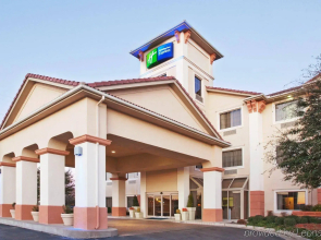 OYO Townhouse Oklahoma City Airport