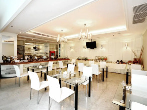 Отель The Bless Hotel and Residence