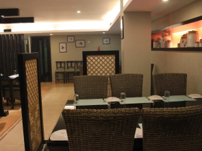 FabHotel Santhome Inn